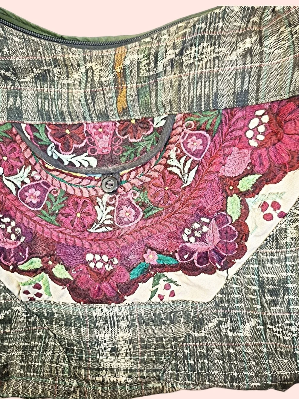 ✨️Made In Mexico! Embroidered Floral Hobo Crossbody Bag in Magenta and Green!